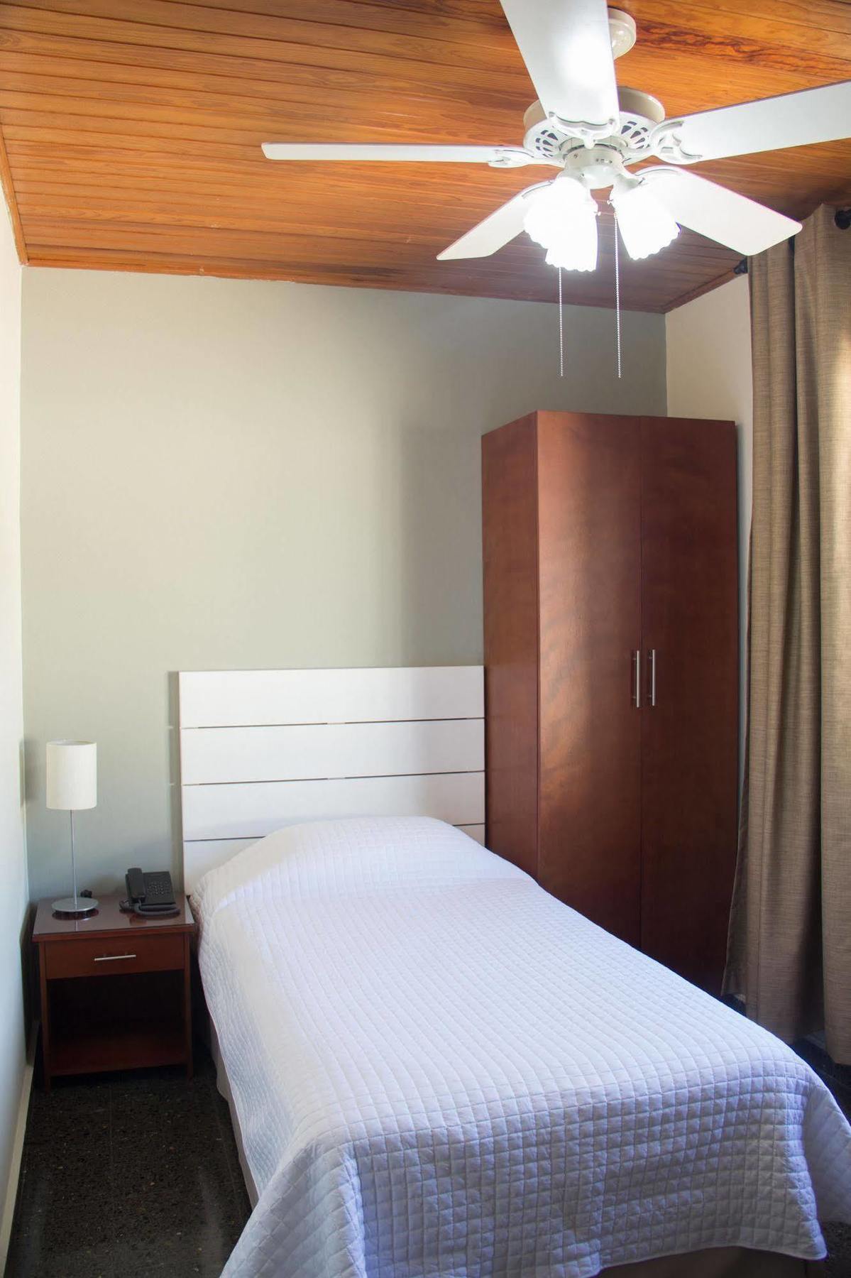 Maria Jose Suites San Salvador Exteriör bild